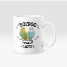 Boldog papagáj gazdi bögre