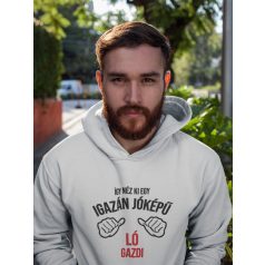 Így néz ki egy igazán jóképű ló gazdi pulóver