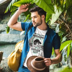   Minden ember egyenlőnek születik, de csak a legjobbak lesznek kaméleon gazdik férfi póló