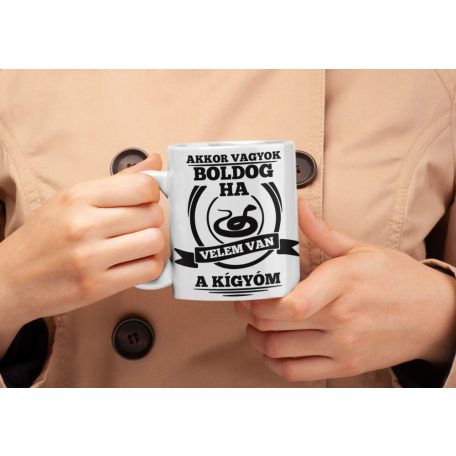 Akkor vagyok boldog, ha velem van a kígyóm bögre