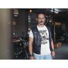 Akkor vagyok boldog, ha velem van a kígyóm férfi póló